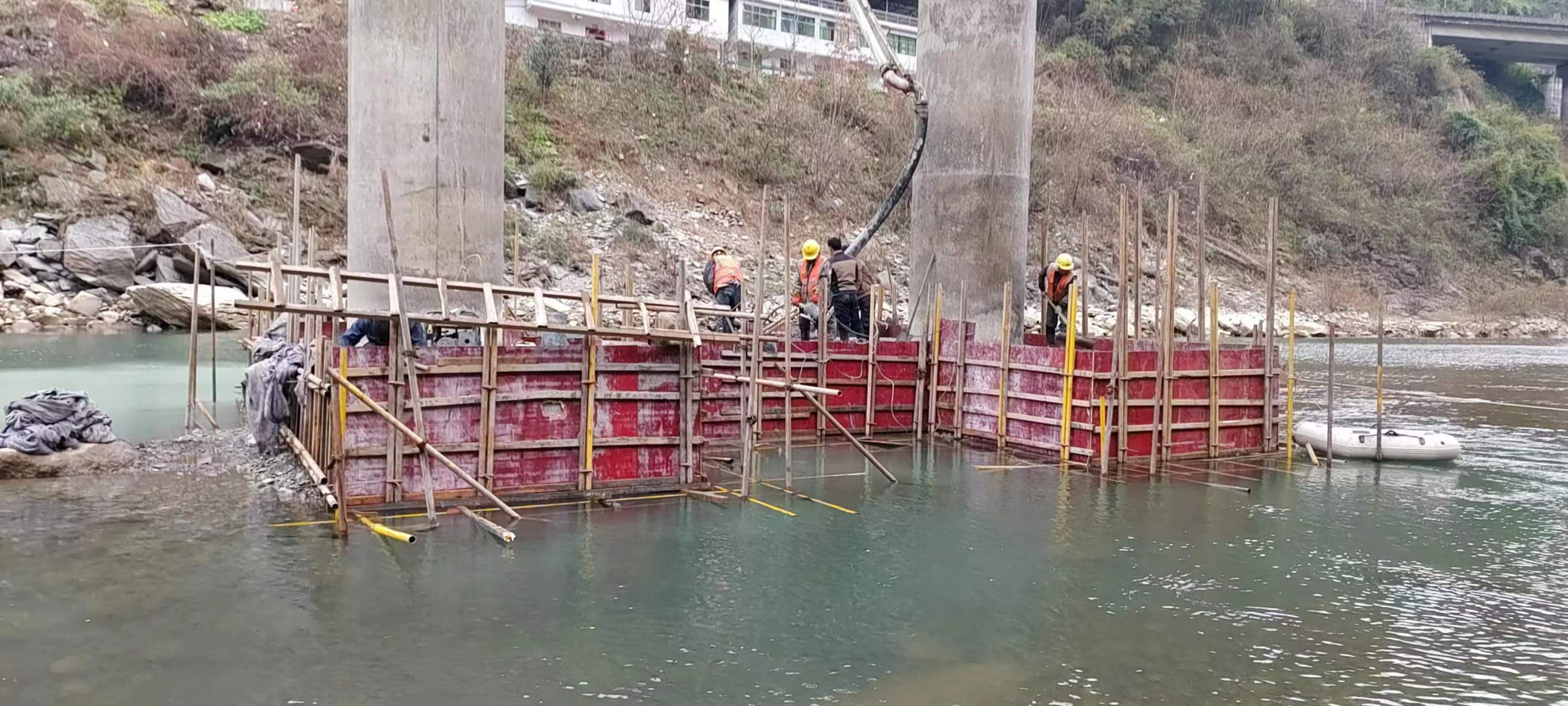 怒江水利工程施工中堤坝渗漏原因以及防渗加固技术